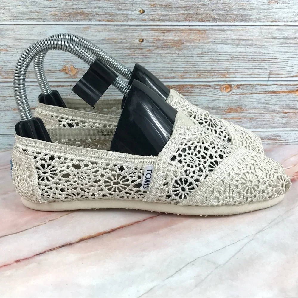 Toms lace flats